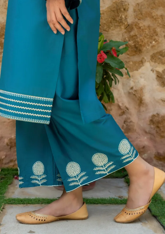 2 Pcs TPDA 657 Edit 25 Luxury Lawn Collection - Image 3