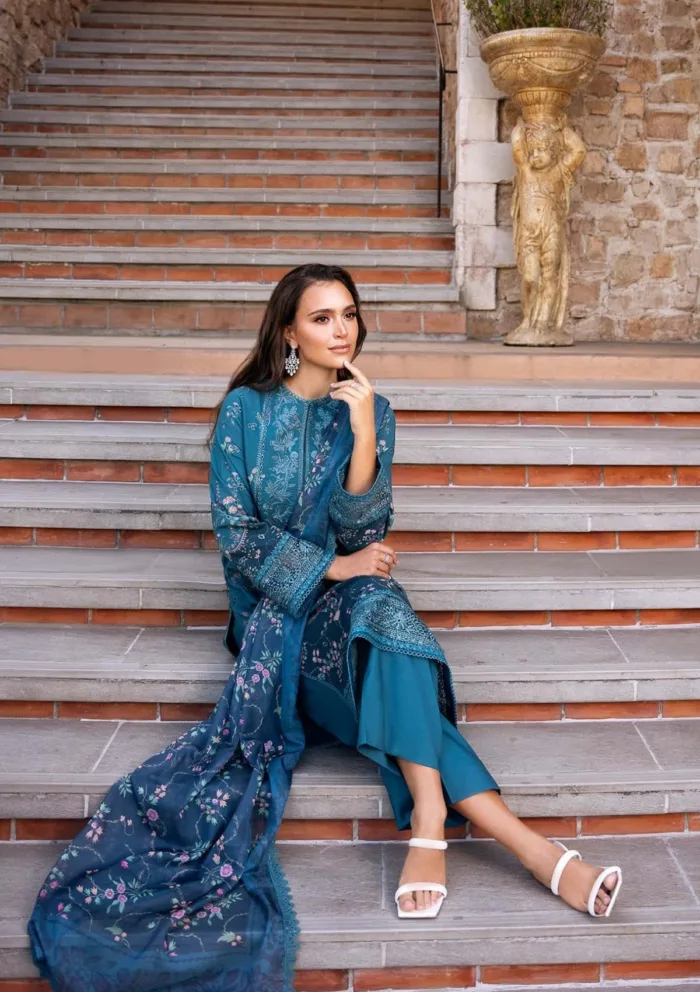 Afrozeh Rosheen B Damask The Holiday Luxury Lawn Collection - Image 3