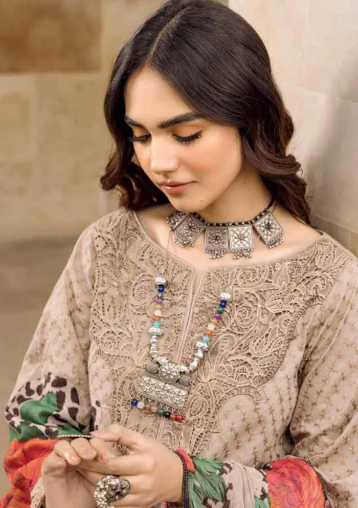 Charizma AD4 02 Andaaz 25 Luxury Lawn Collection - Image 4