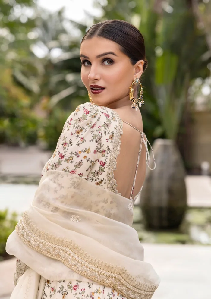 Faiza Saqlain Vinika Zinnia Luxury 25 Lawn Collection - Image 4