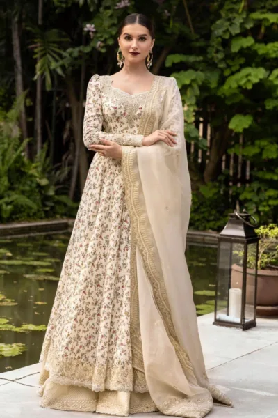 Faiza Saqlain Vinika