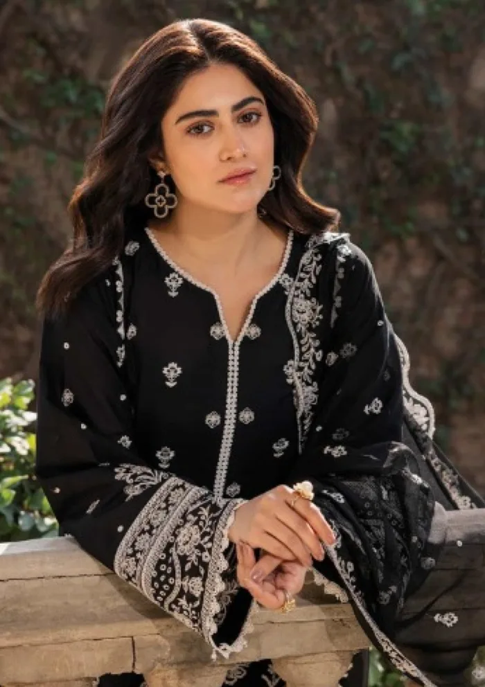 Farasha FB25 01 Midnight Glow Bahar Luxury Lawn Collection - Image 4