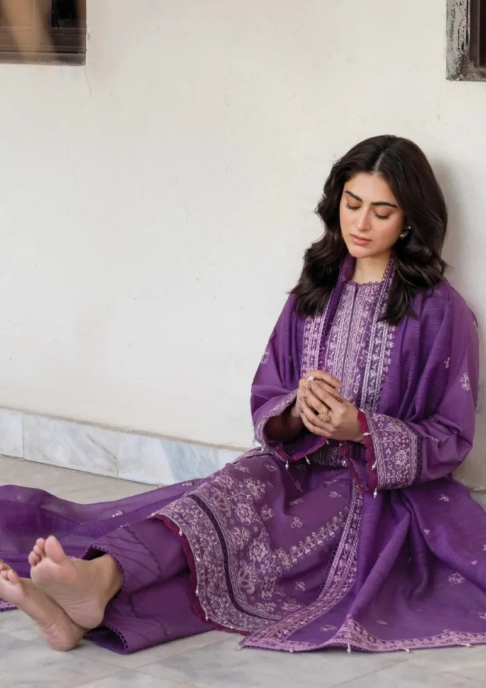 Farasha FB25 05 Dreamy Glint Bahar Luxury Lawn Collection - Image 3