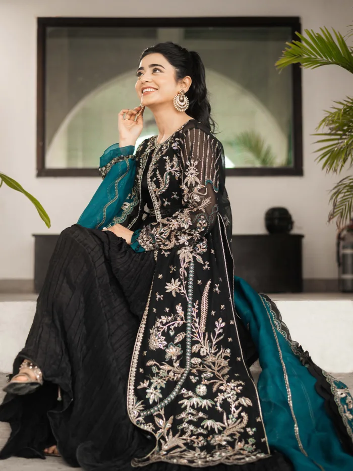 Fozia Khalid Belle Espoir Storie D'Amore Luxury Lawn Collection - Image 4