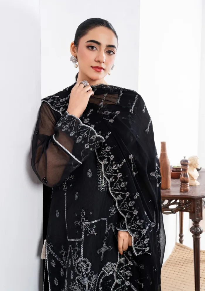 Fozia Khalid FRM25 06 Lail Rang Mahal Eid Festive Luxury Lawn Collection - Image 5