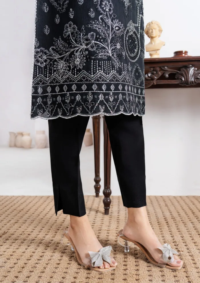 Fozia Khalid FRM25 06 Lail Rang Mahal Eid Festive Luxury Lawn Collection - Image 8