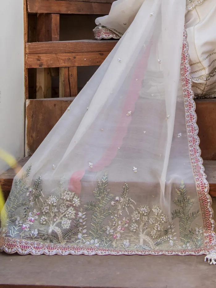 Fozia Khalid Mah e Kaamil Vasl e Yaar Luxury Lawn Collection - Image 9