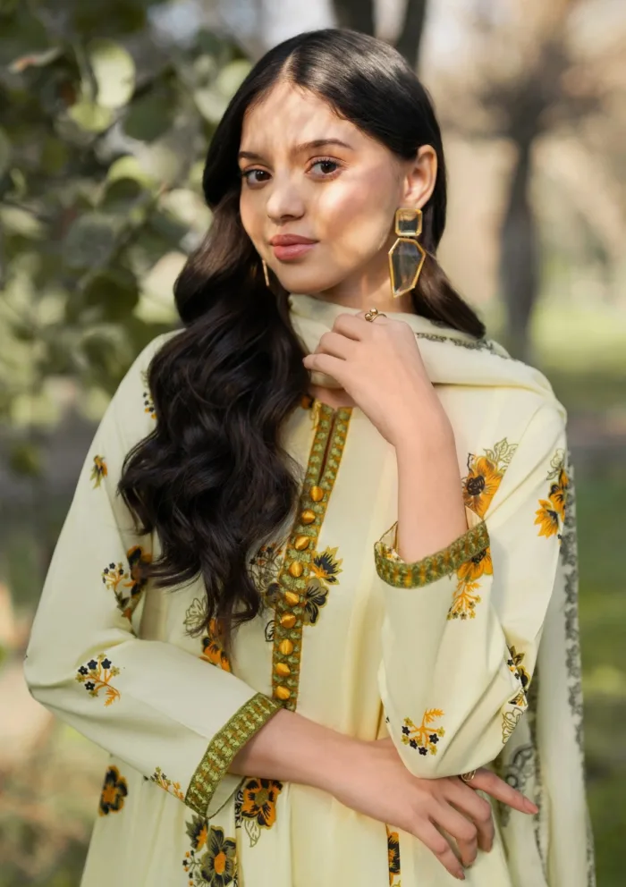 Garnet Clothing Dafne Floral Soiree Luxury Lawn Collection - Image 2