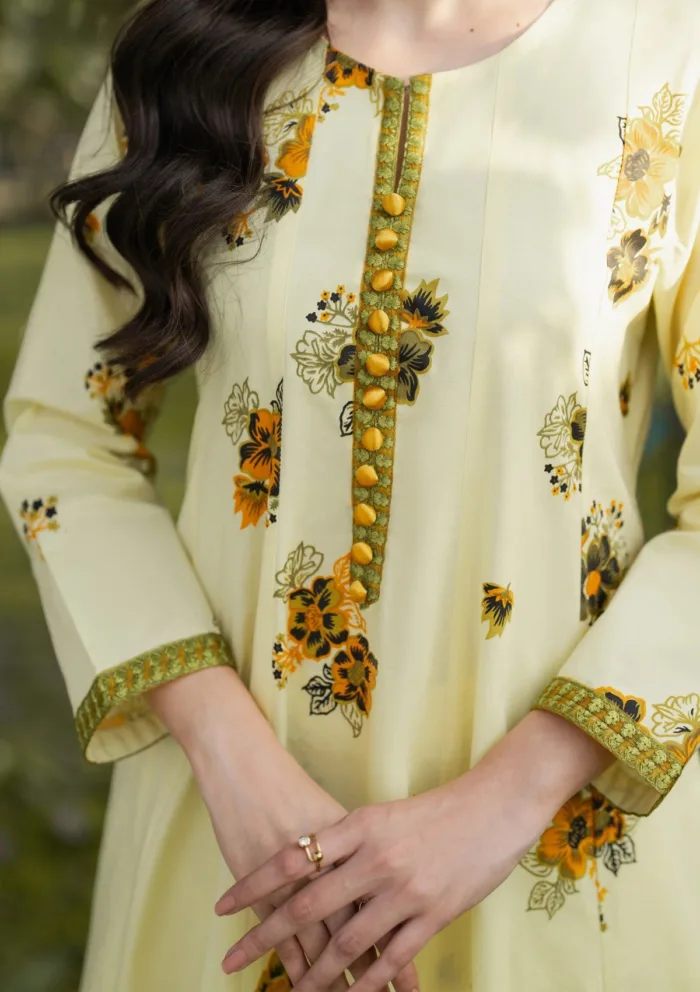 Garnet Clothing Dafne Floral Soiree Luxury Lawn Collection - Image 3