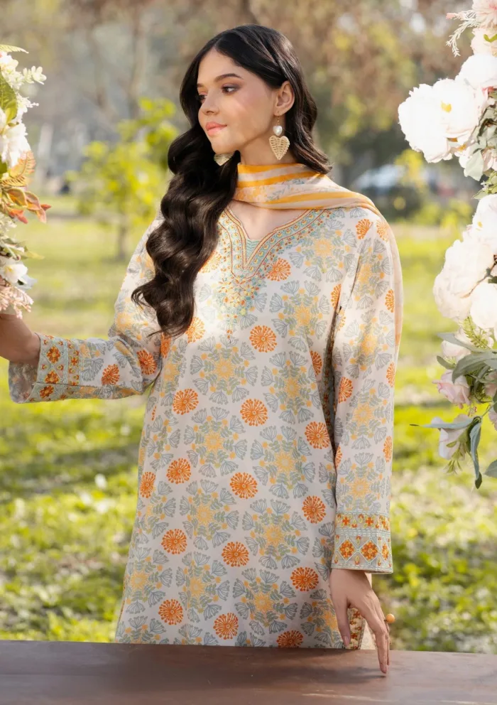 Garnet Clothing Daisy Dusk Floral Soiree Luxury Lawn Collection - Image 3