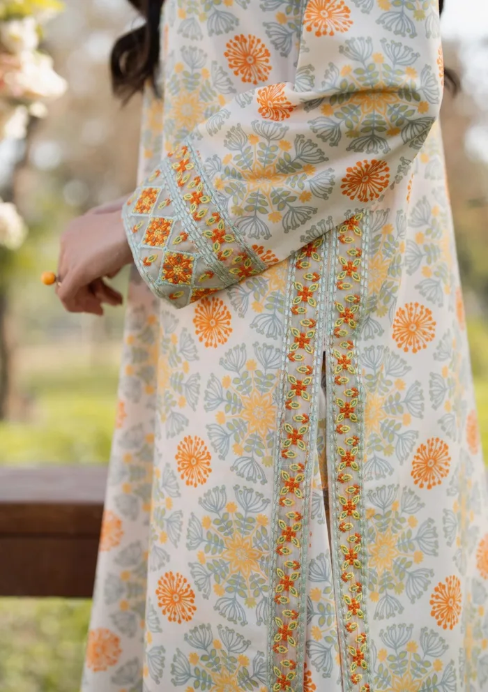 Garnet Clothing Daisy Dusk Floral Soiree Luxury Lawn Collection - Image 4