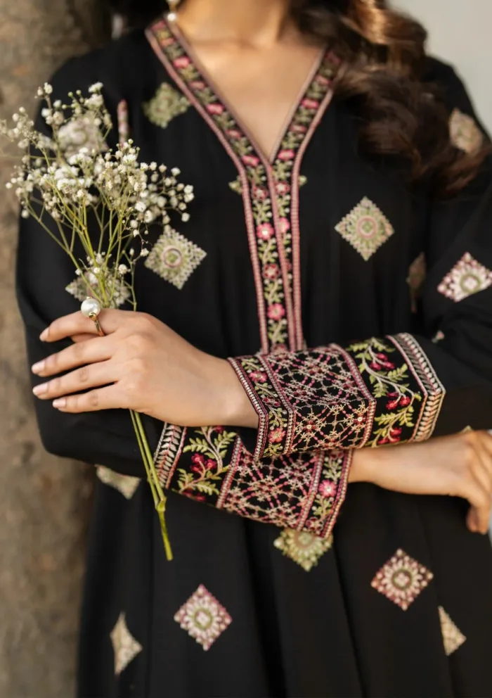 Garnet Clothing Shadow Rose Floral Soiree Luxury Lawn Collection - Image 3