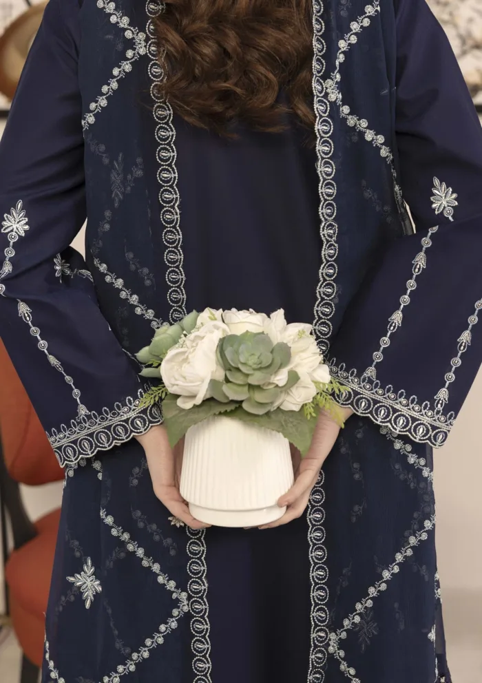 Humdum D 02 Dilkash 25 Luxury Lawn Collection - Image 4