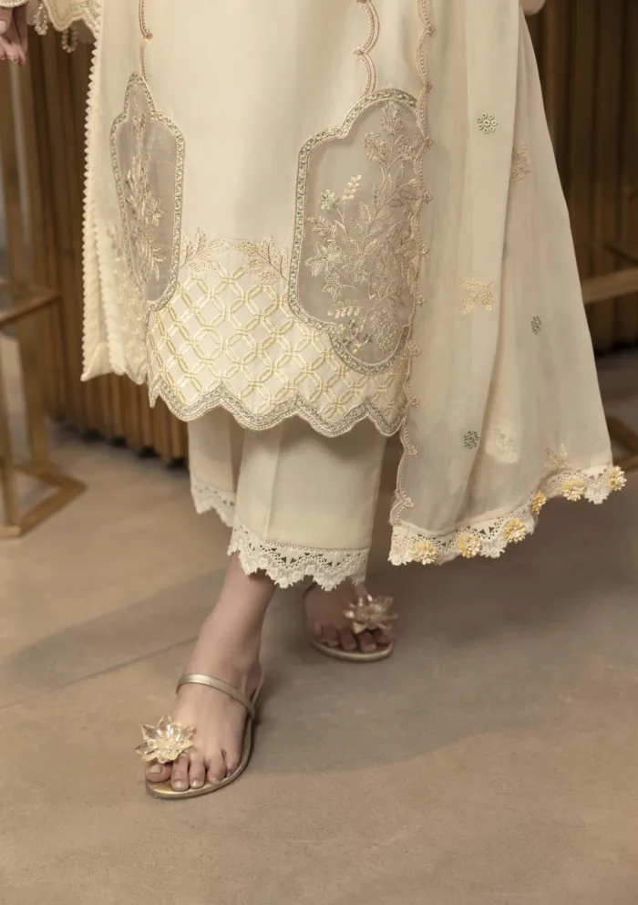 Humdum D 07 Dilkash 25 Luxury Lawn Collection - Image 3