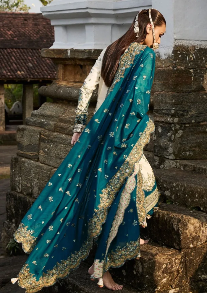 Hussain Rehar Veil Luxury Lawn 25 Collection - Image 2