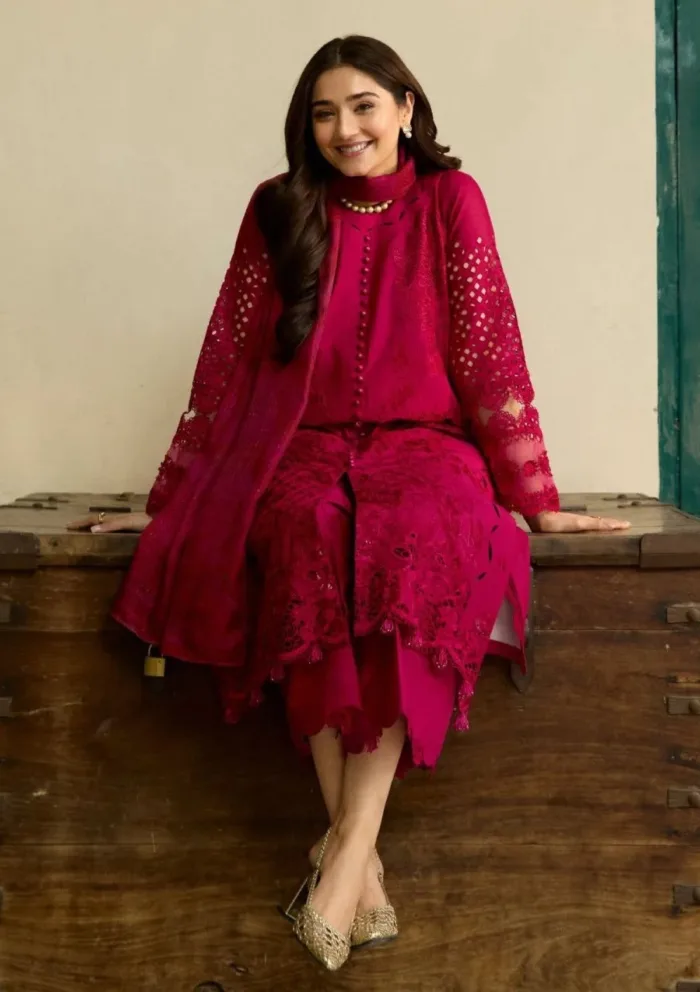 MM Manara VF 02 NAZNEEN Vintage Flora 25 Luxury Lawn Collection - Image 3