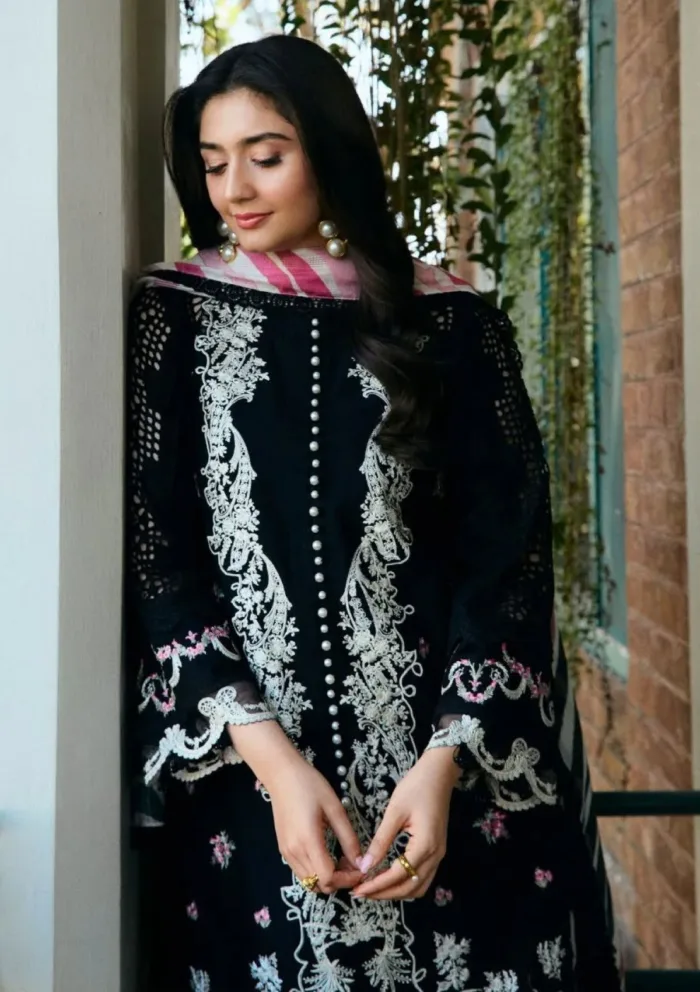 MM Manara VF 03 LAILA Vintage Flora 25 Luxury Lawn Collection - Image 3