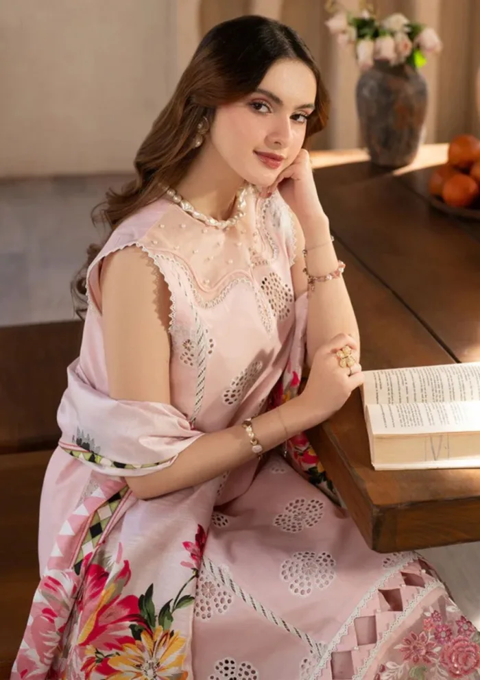 Mahnur D 01A Stella 2025 Luxury Lawn Collection - Image 2