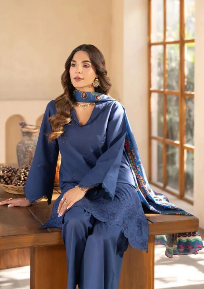 Mahnur D 04A Stella 2025 Luxury Lawn Collection - Image 3