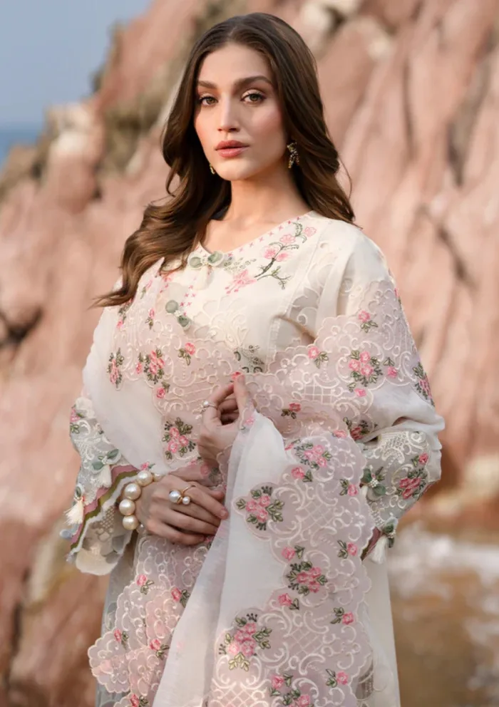 Mahnur D 05 Wisteria Sirene Luxury 25 Lawn Collection - Image 4