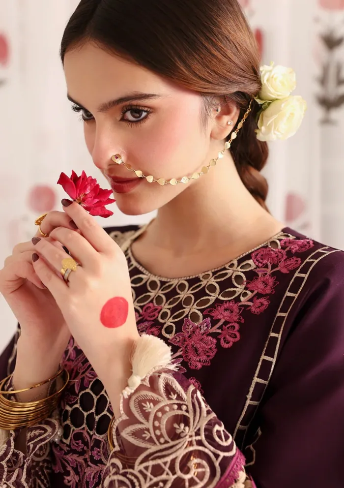Mahnur MA25 05 Narina Aangan Luxury Lawn Collection - Image 6