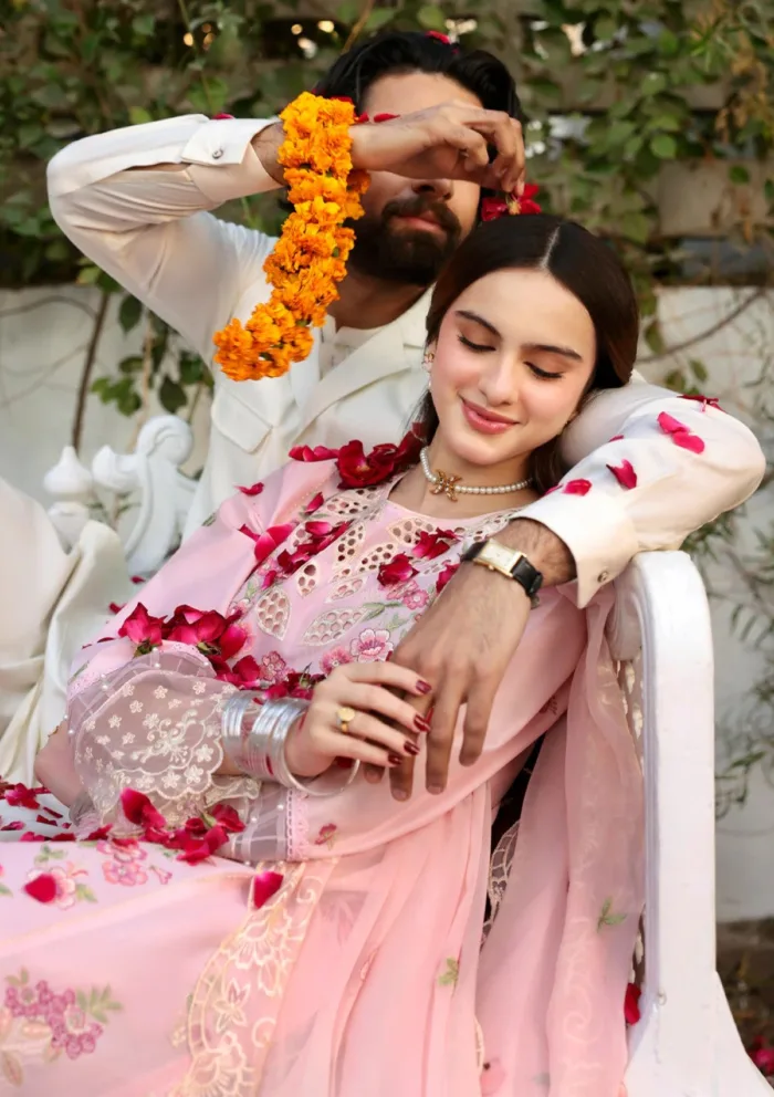 Mahnur MA25 09 Meherma Aangan Luxury Lawn Collection - Image 4