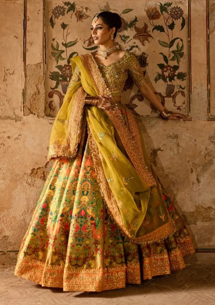 Maria Osama Khan Wedding Ishmal Khwabedah Luxury Lawn Collection - Image 3