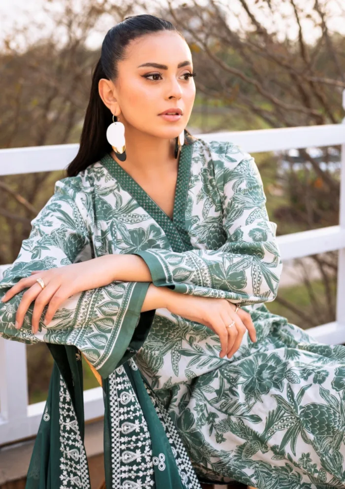 Muraad Edit 25 Elvish Raha Luxury Lawn Collection - Image 3
