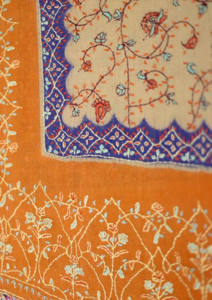 Pashmina Kaani Work Shawl D 06 Luxury Lawn Collection - Image 3