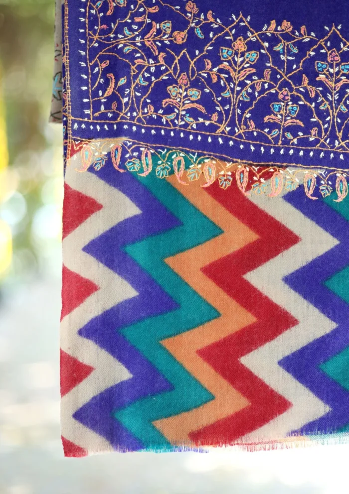 Pashmina Kaani Work Shawl D 08 Luxury Lawn Collection - Image 2