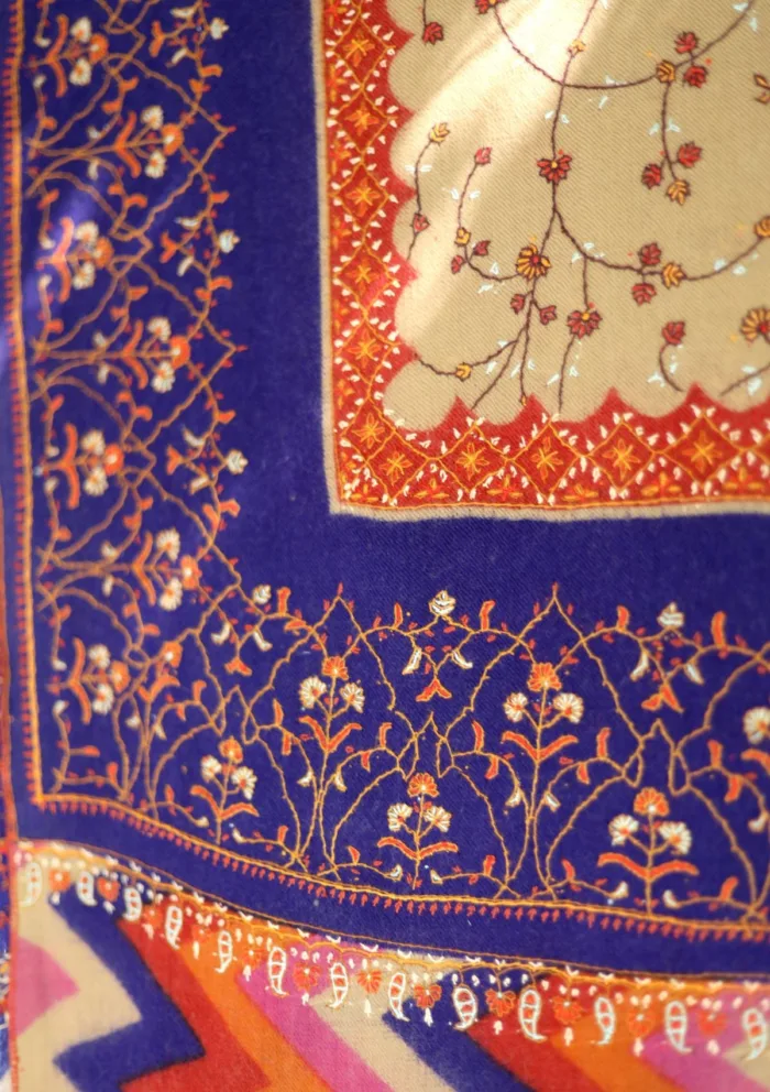 Pashmina Kaani Work Shawl D 09 Luxury Lawn Collection - Image 3