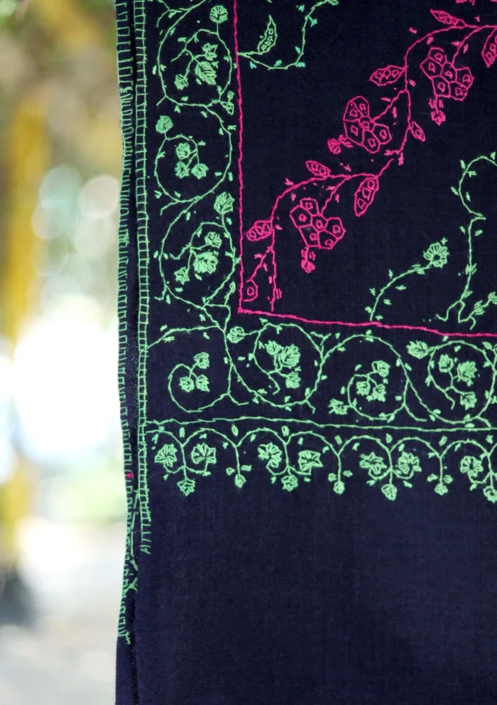 Pashmina Kashmiri Jaldar Shawl D 33 Luxury Lawn Collection - Image 2