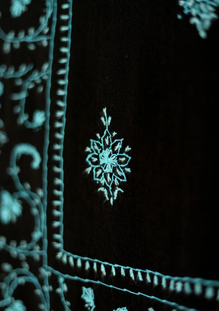 Pashmina Kashmiri Work Shawl Jaldar D 16 Luxury Lawn Collection - Image 3