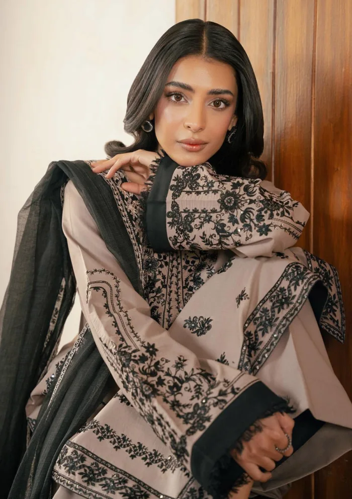 Rajbari Summer Edit 25 D 11 Parisa Luxury Lawn Collection - Image 2