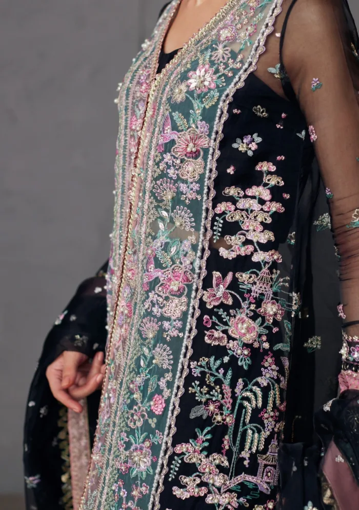 Republic Womenswear D 4 Dafne Pieno De Verde Luxury Lawn Collection - Image 4