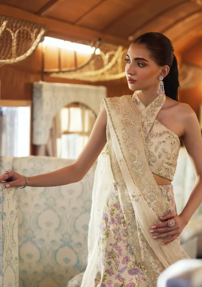 Republic Womenswear D 5 Edera Pieno De Verde Luxury Lawn Collection - Image 3