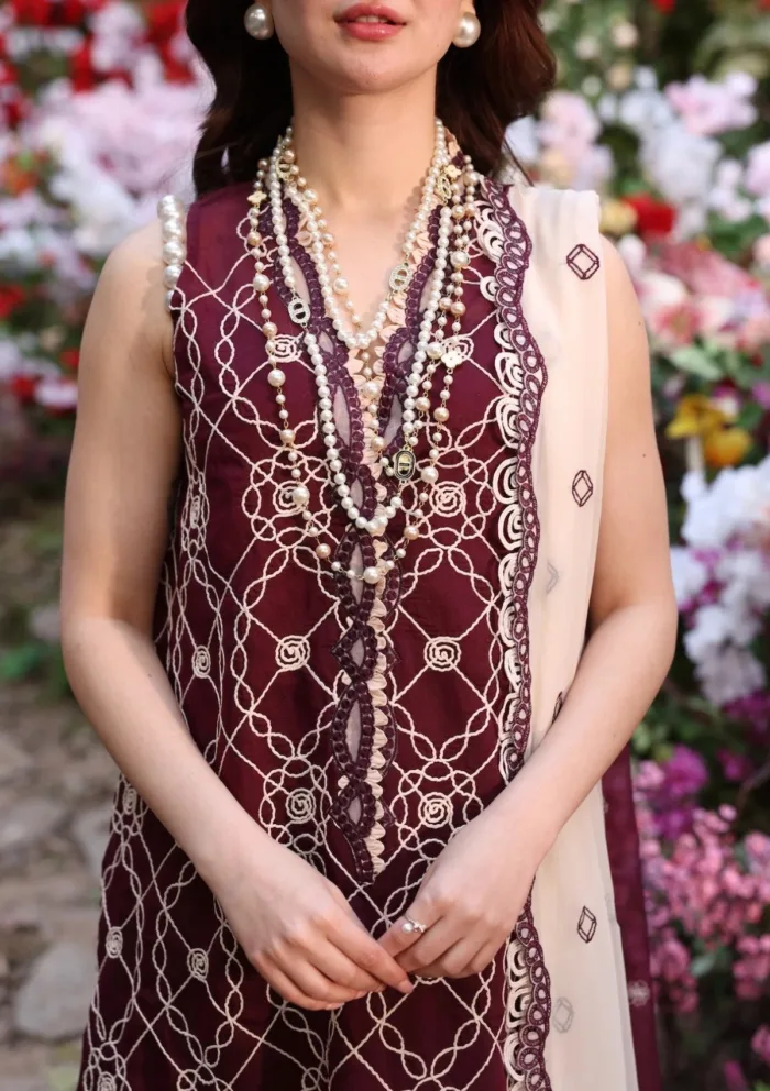 Sable Vogue SVL 02 Luxury 25 Lawn Collection - Image 3