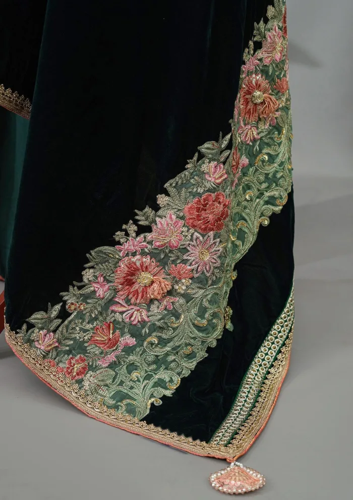 Sadias Collection D 01 Velvet Shawl Luxury Lawn Collection - Image 3