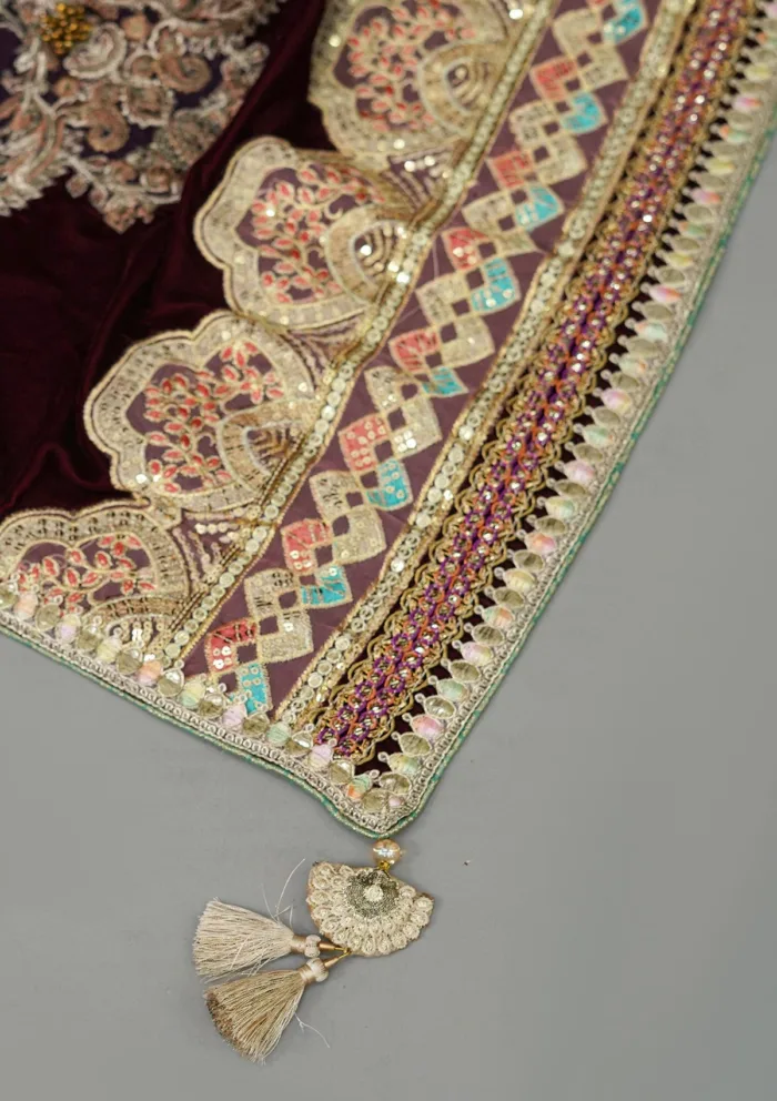 Sadias Collection D 18 Velvet Shawl Luxury Lawn Collection - Image 3
