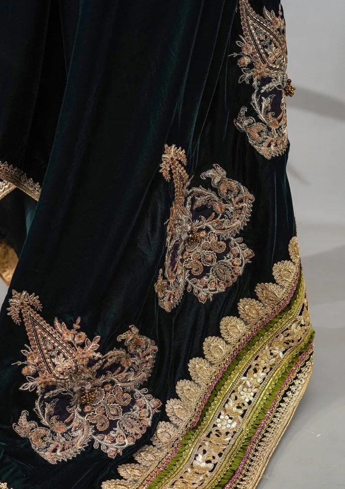 Sadias Collection D 21 Velvet Shawl Luxury Lawn Collection - Image 2