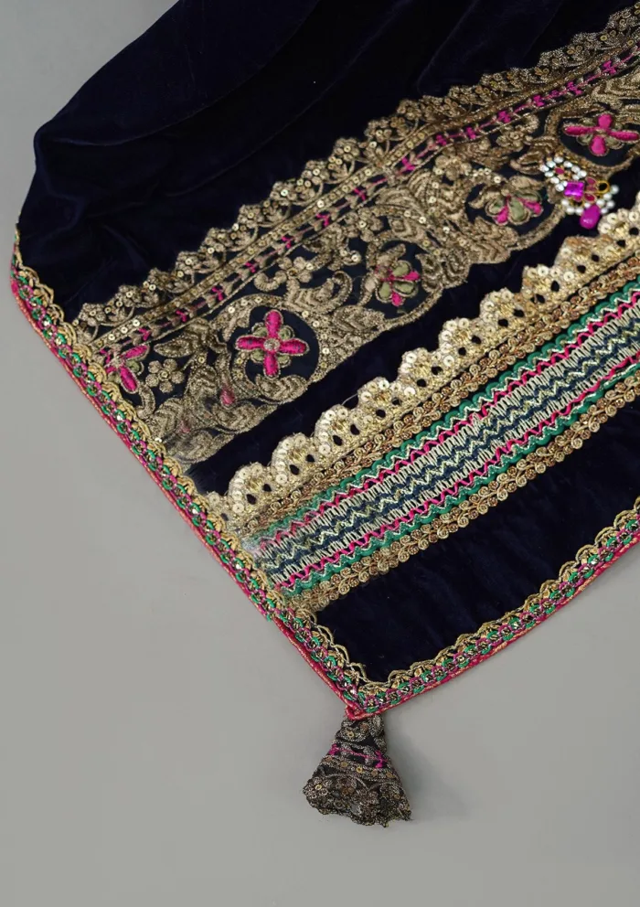 Sadias Collection D 37 Velvet Shawl Luxury Lawn Collection - Image 3