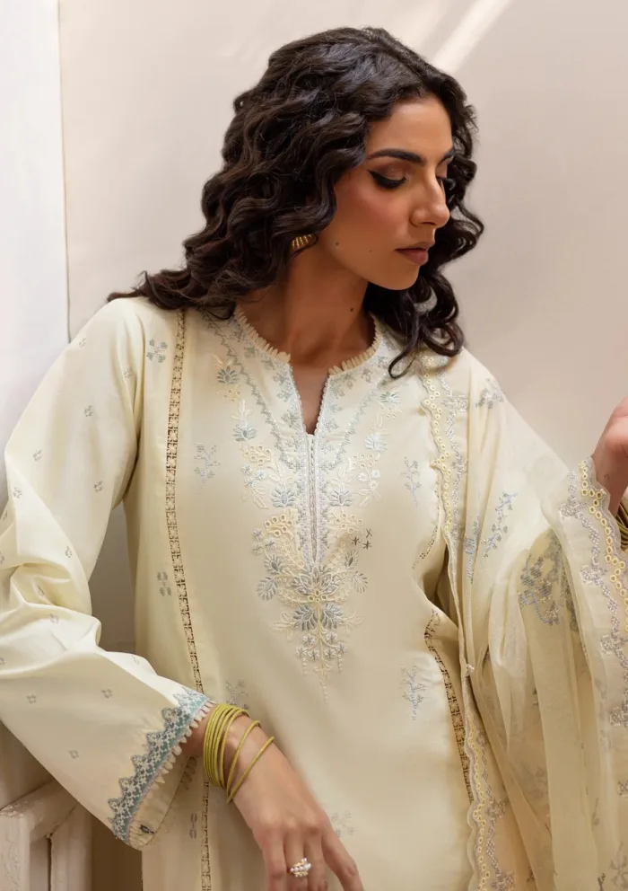 Seran HINA Nayaab Eid 25 Luxury Lawn Collection - Image 3