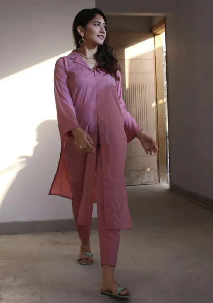 Zauk Flamingo Pink Two Piece Luxury Lawn Collection - Image 4