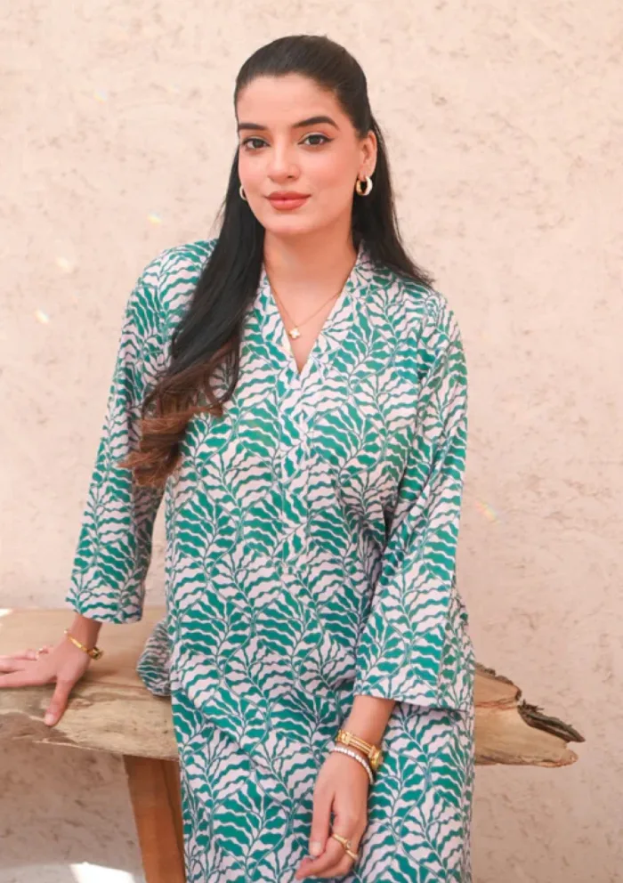 Zauk Grass Hopper Two Piece Luxury Lawn Collection - Image 2