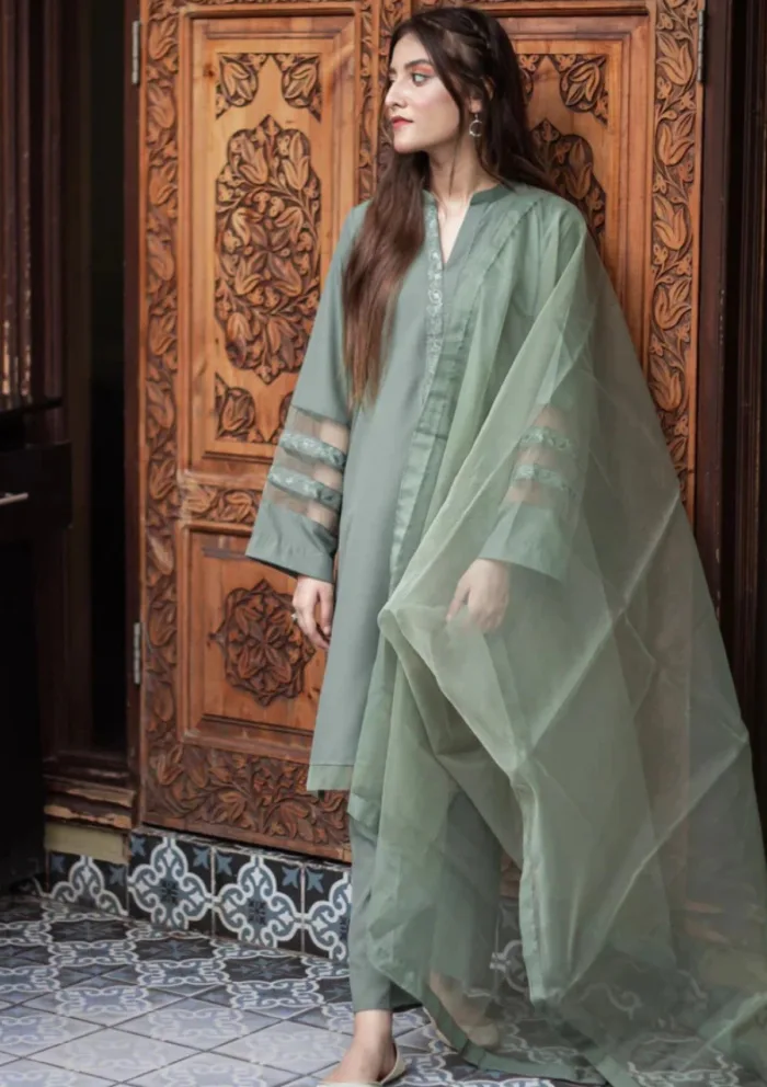 Zauk Olive Green Three Piece Luxury Lawn Collection - Image 3