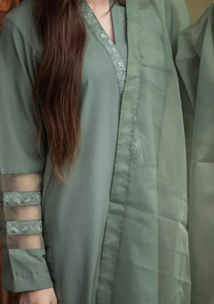 Zauk Olive Green Three Piece Luxury Lawn Collection - Image 4