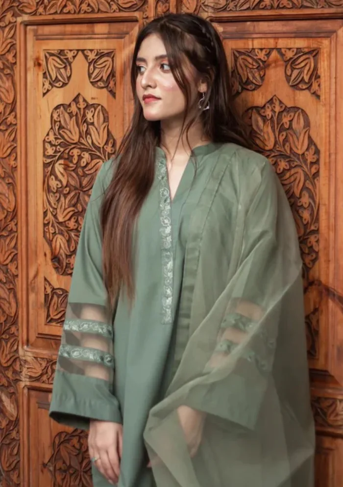 Zauk Olive Green Three Piece Luxury Lawn Collection - Image 5