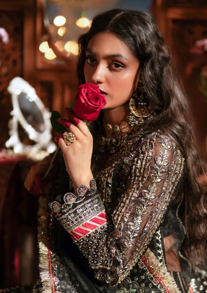 Zevk Chand Begum Mughal Raaniyaan 25 Luxury Lawn Collection - Image 3