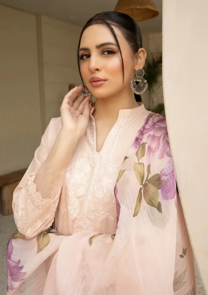 Ziara MCL 04 Inaya Embroidered 25 Luxury Lawn Collection - Image 3