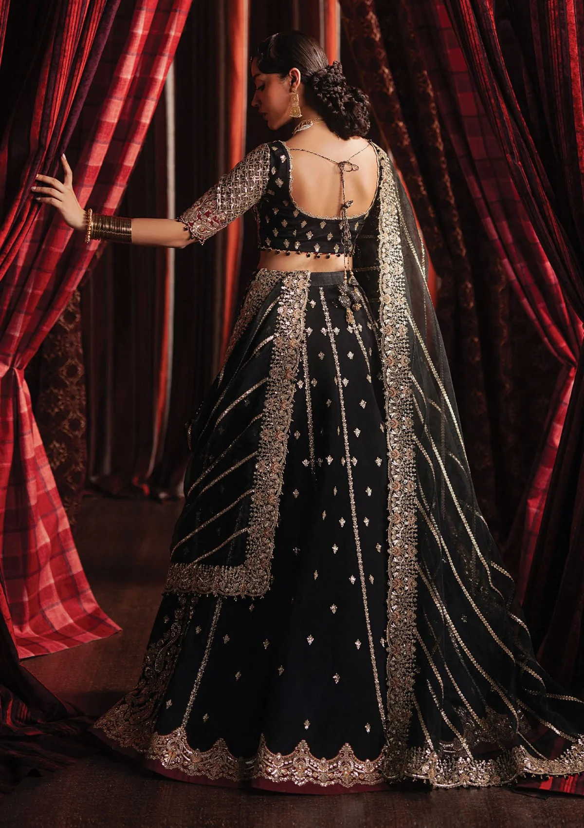 Afrozeh As-25-07 Gulraiz Divani The Silk Edit Formals 4 Afrozeh As-25-07 Gulraiz Divani